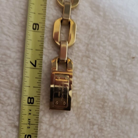 Micheal Kors Gold tone ID Link Bracelet - Picture 5 of 7